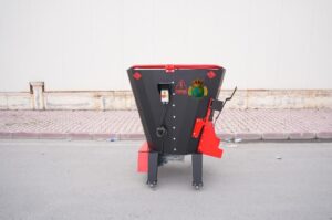 Dikey Yem Karma Dağıtma Makinesi 1 M3 Sanayi Elektrikli